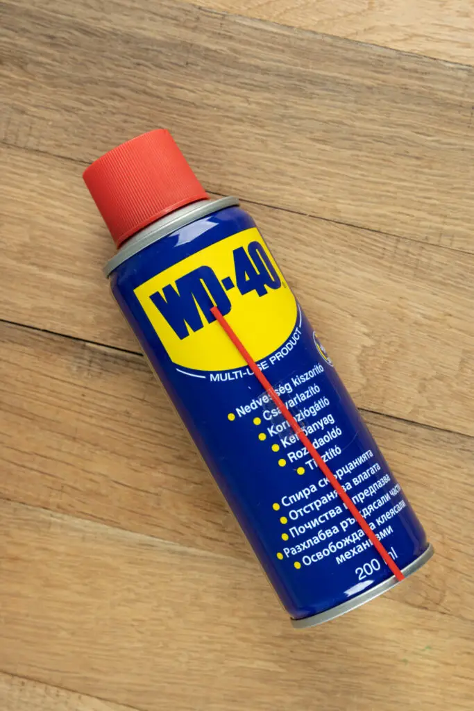 does wd-40 remove oil stains from clothes