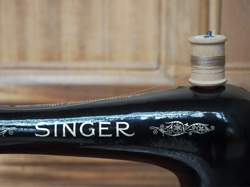 how to oil a singer sewing machine